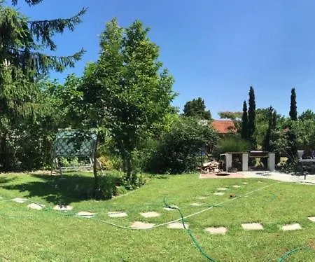 Varlak Vendeghaz
