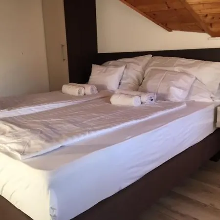 Varlak Vendeghaz Pensjonat Siófok