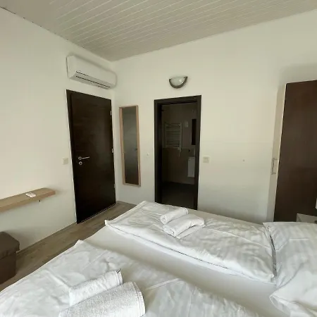 Varlak Vendeghaz Pensjonat 3*